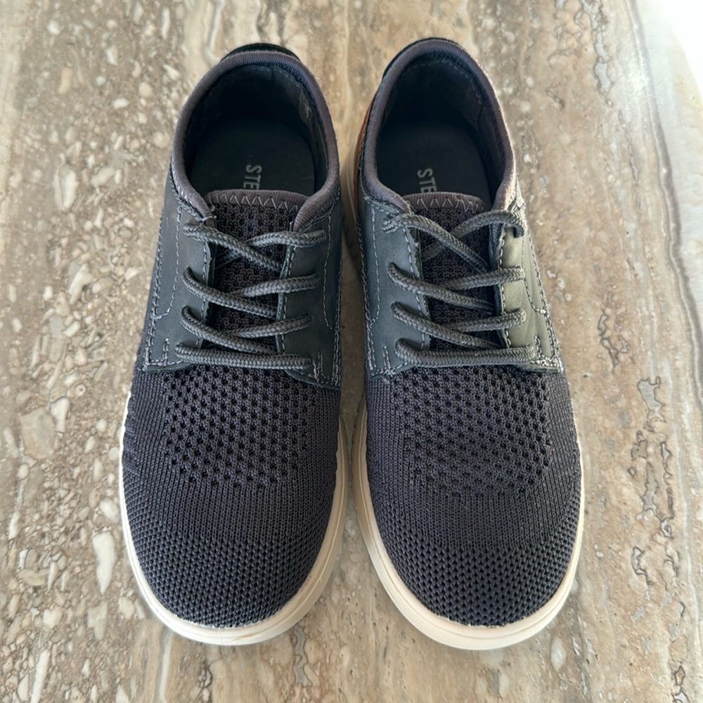 Boys size 13 Steve Madden Oxford shoes.